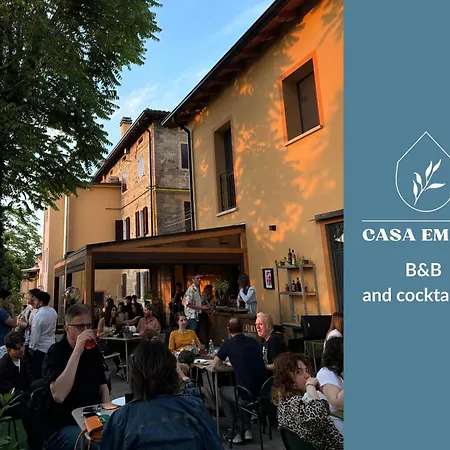 Casa Emilia With Cocktail Bar ベッド・アンド・ブレックファスト 3*