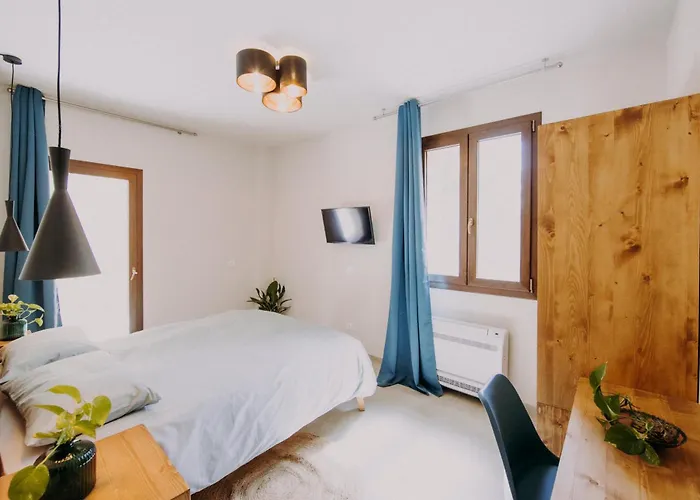 Casa Emilia With Cocktail Bar Bed & Breakfast